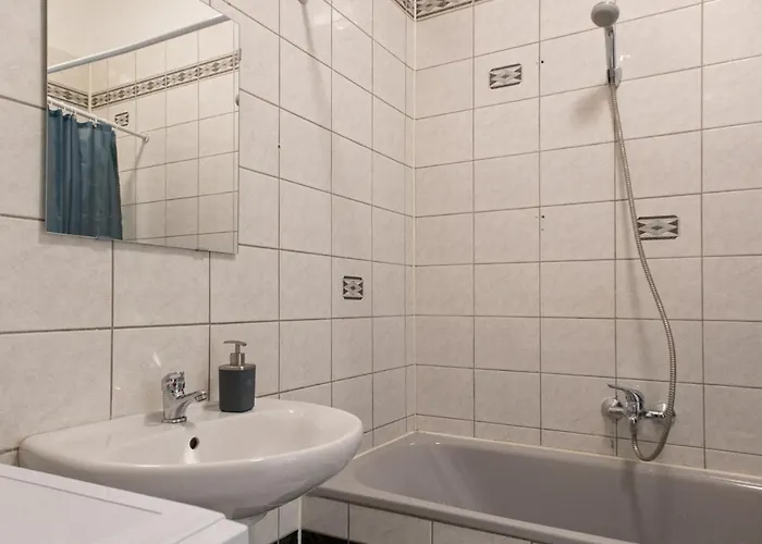Cozy 2br - Near Wiener Stadthalle Wien